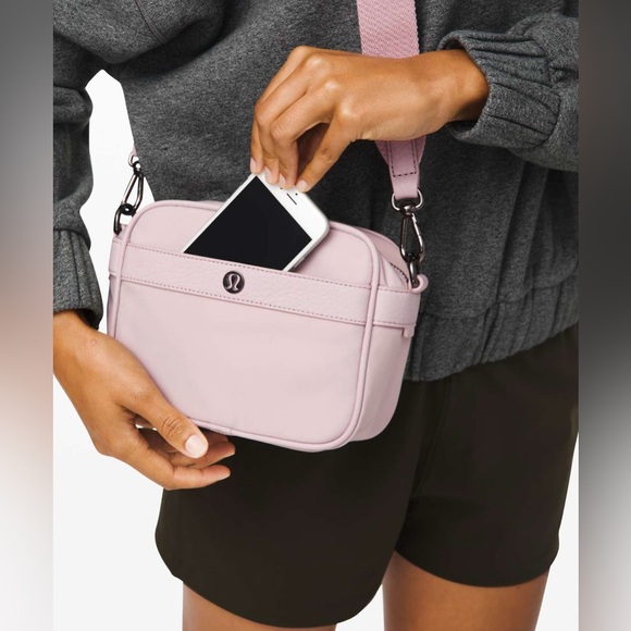 NWT Athletic Athleisure Streetwear Lululemon Now and Always Crossbody Mini/Bag - Picture 3 of 17